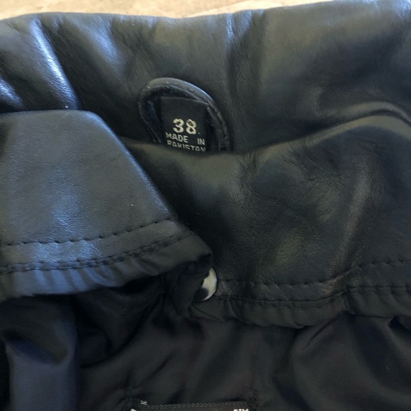 🎉Host Pick🎉 Men’s Black Leather with Mesh Vented Motorcycle Jacket Size 38 - Picture 5 of 13